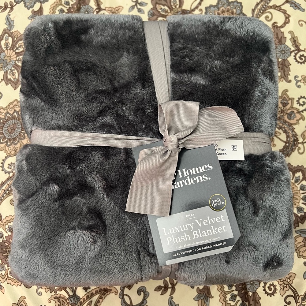 Queen Size Luxury Velvety Plush Blanket